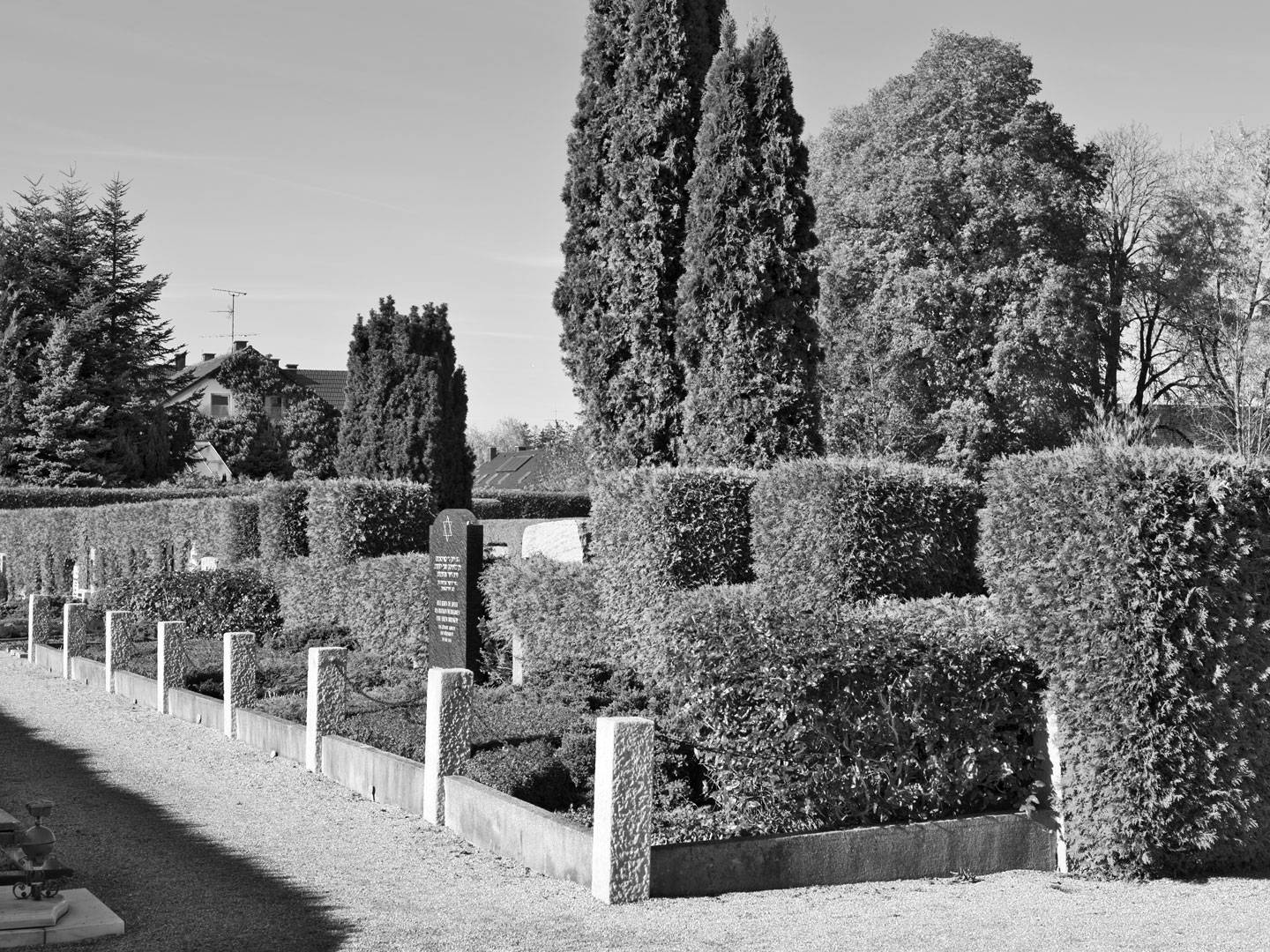 KZ-Grabstätte auf dem KZ-Friedhof Wörishofen. 