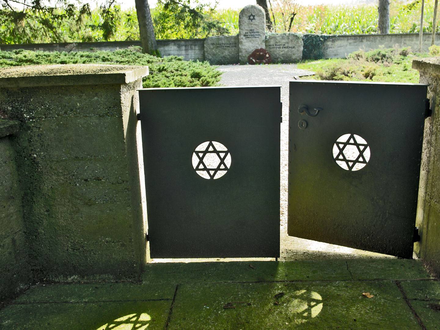 concentration-camp-cemetery-hurlach-landsberg-kaufering-erinnern