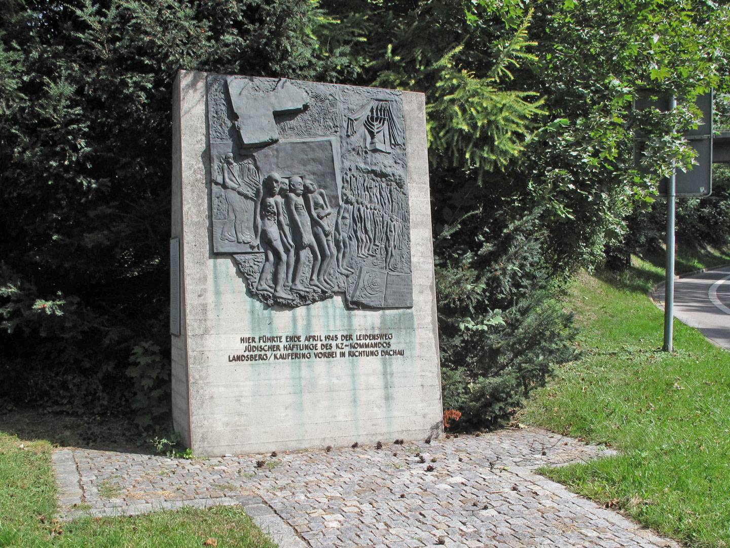 Mahnmal zum Gedenken an die Opfer der Todesmärsche in Landsberg.