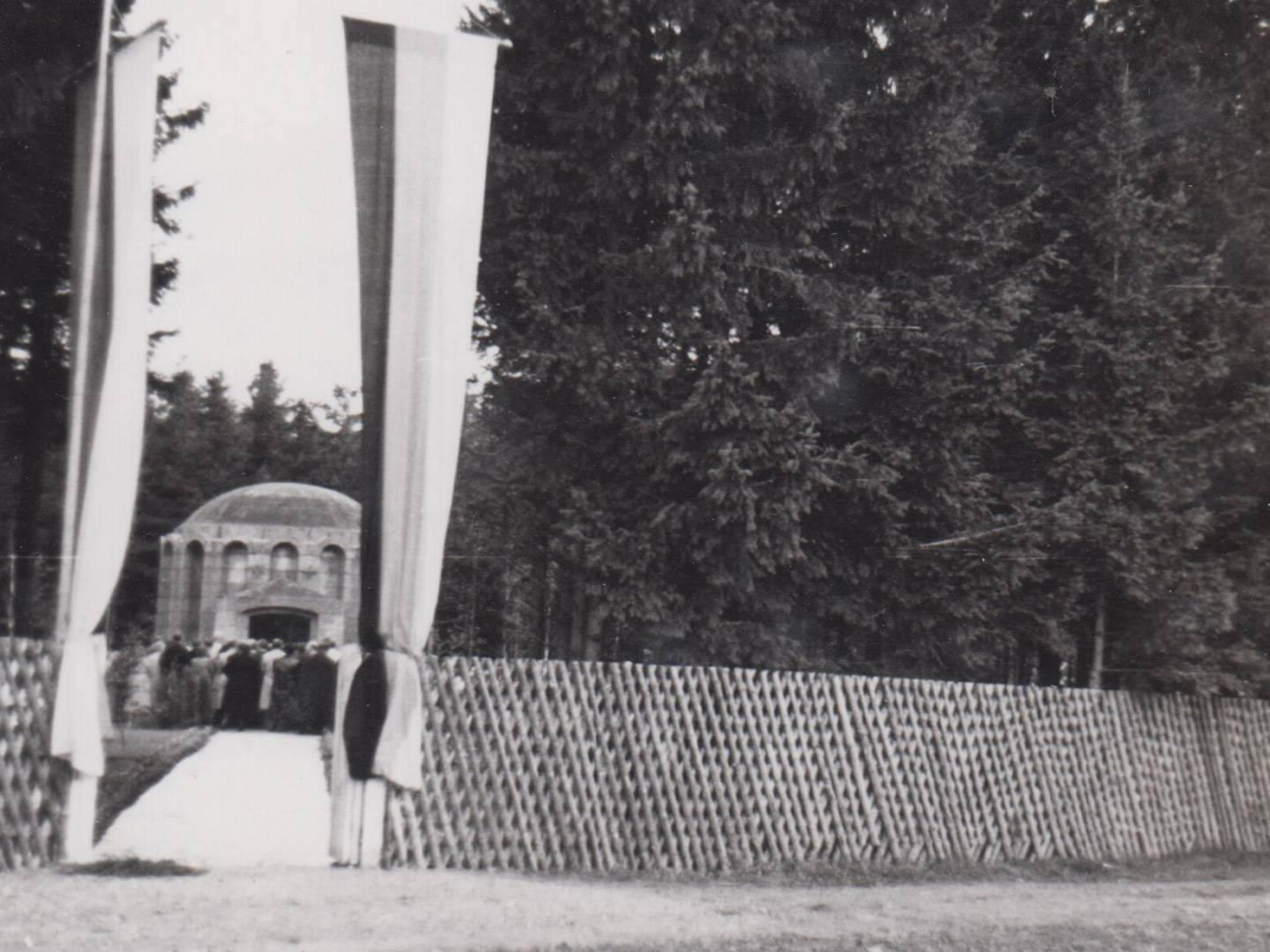 Einweihung des KZ-Friedhofs in Türkheim.