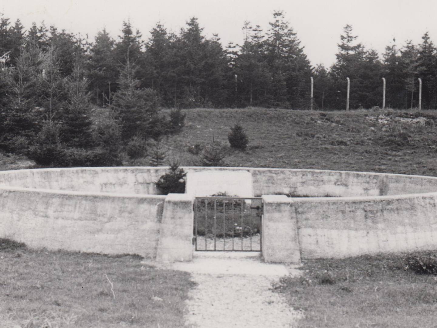 KZ-Friedhof an der heutigen Siemensstraße in Landsberg am Lech.