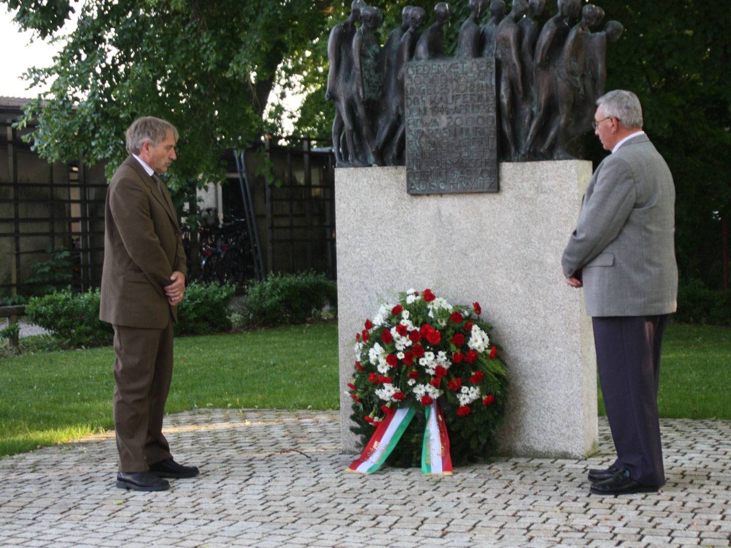 Todesmarsch-Mahnmal neben Gedenkort 