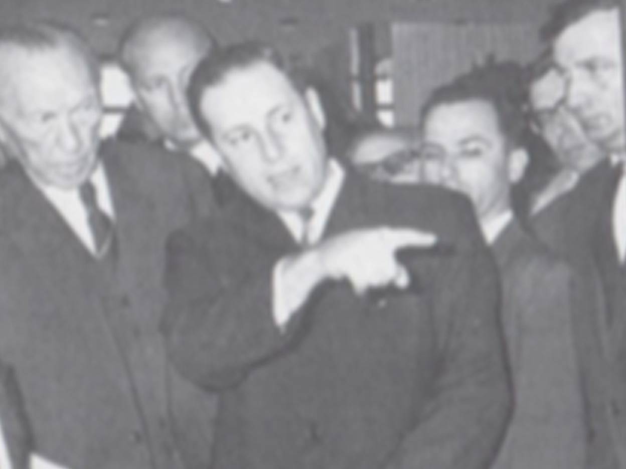 Ehemaliger KZ-Häftling Max Ansbacher mit Konrad Adenauer.