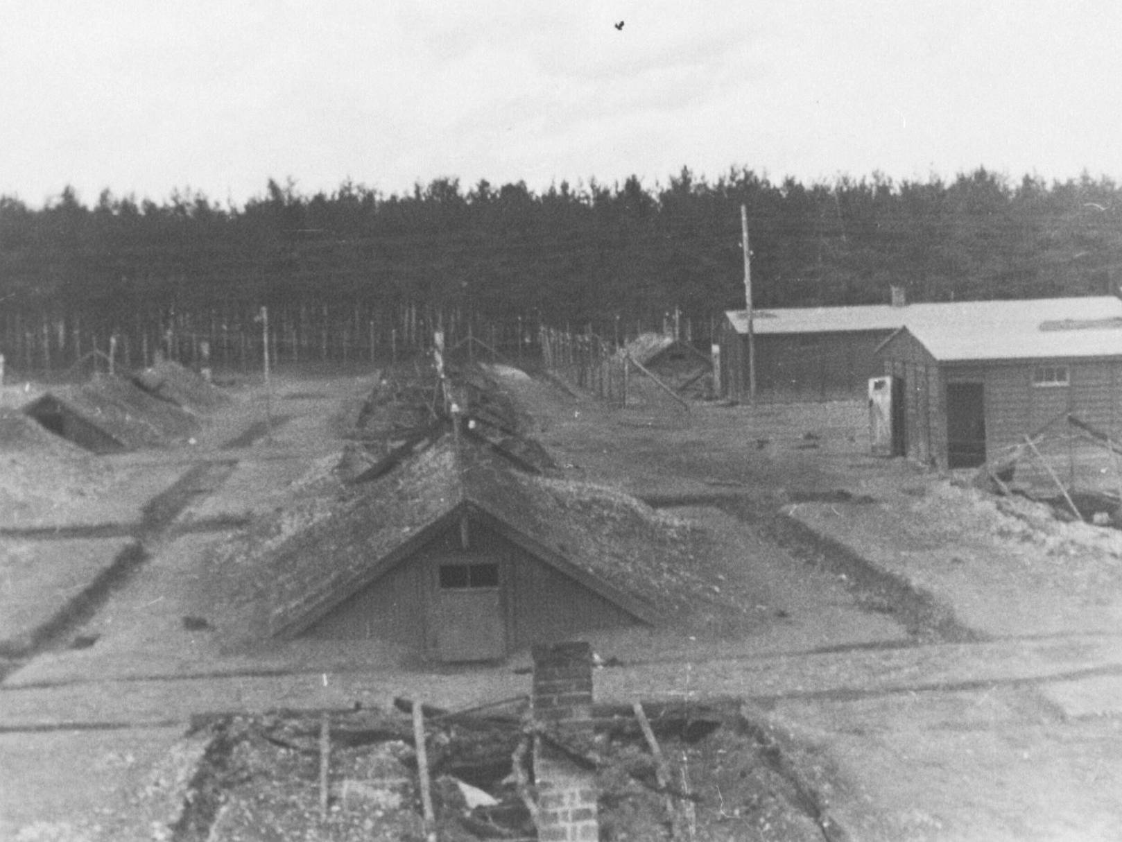 Das KZ-Außenlager Kaufering IV (Hurlach) nach der Befreiung.